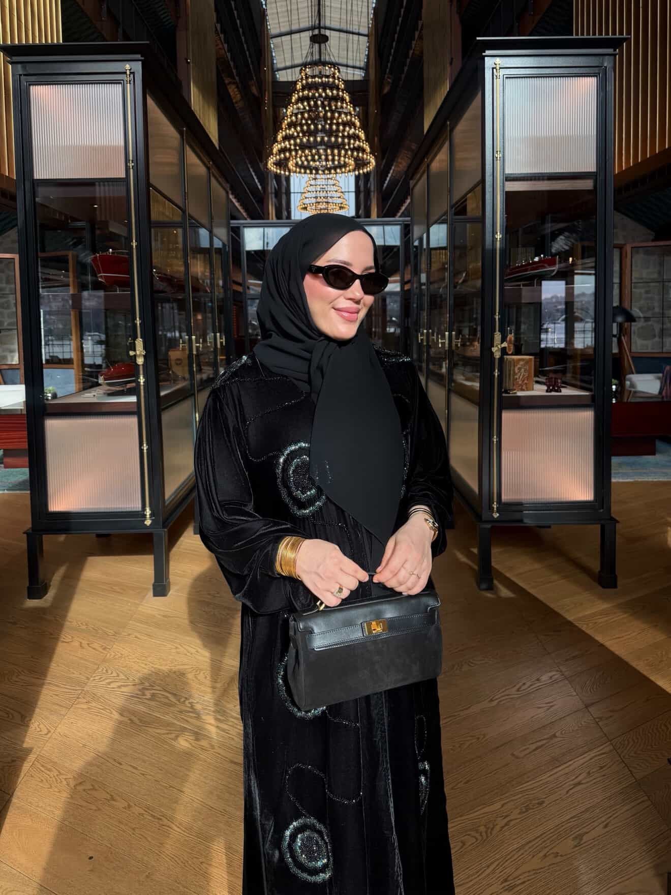 Alya İpek Kadife Abaya