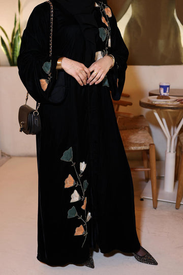 Çiçek Desenli Dantel Detaylı Siyah Abaya